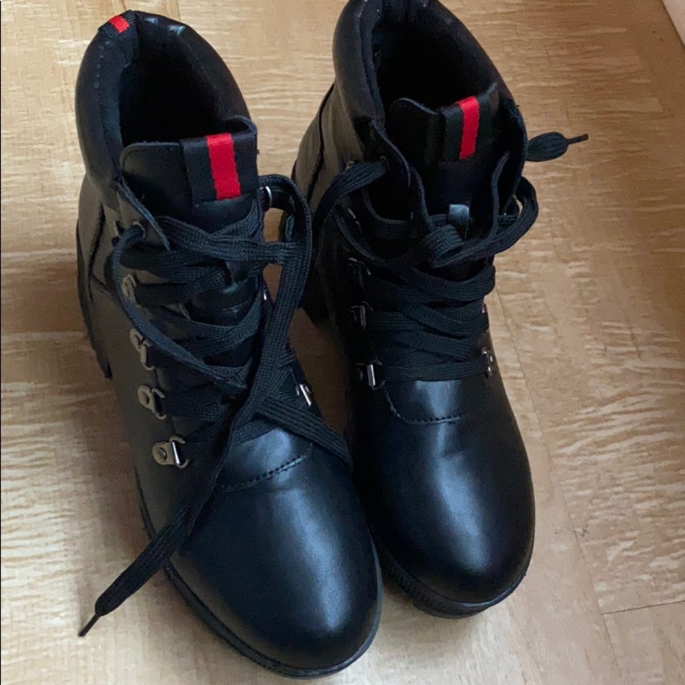 Women’s heel boots